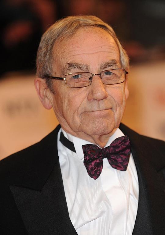 杰弗里·哈钦斯 Geoffrey Hutchings