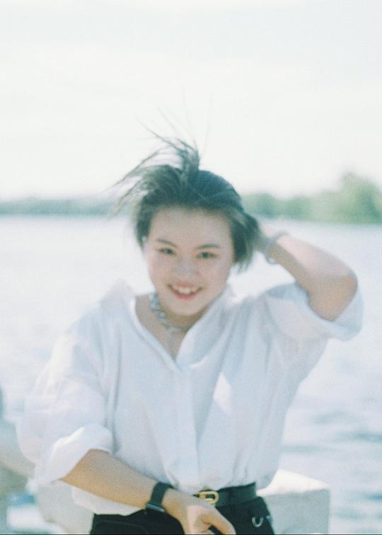 水素 Haina Zhou