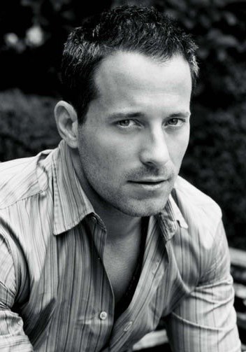 约翰尼·梅辛纳 Johnny Messner