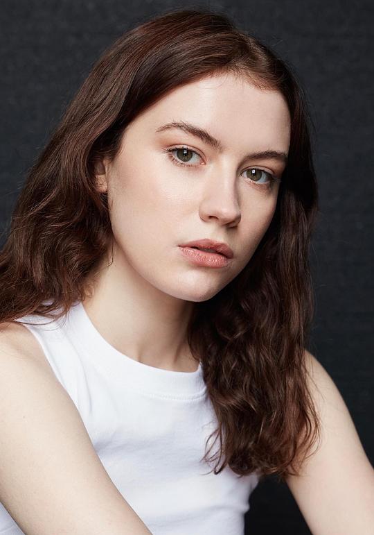 Isabelle Connolly Isabelle Connolly