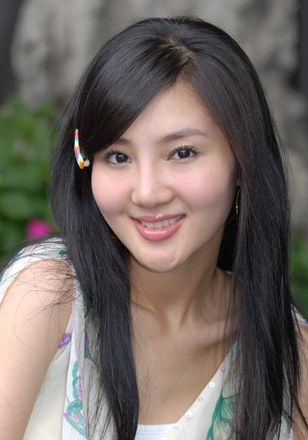 胡瑶 Yao Hu