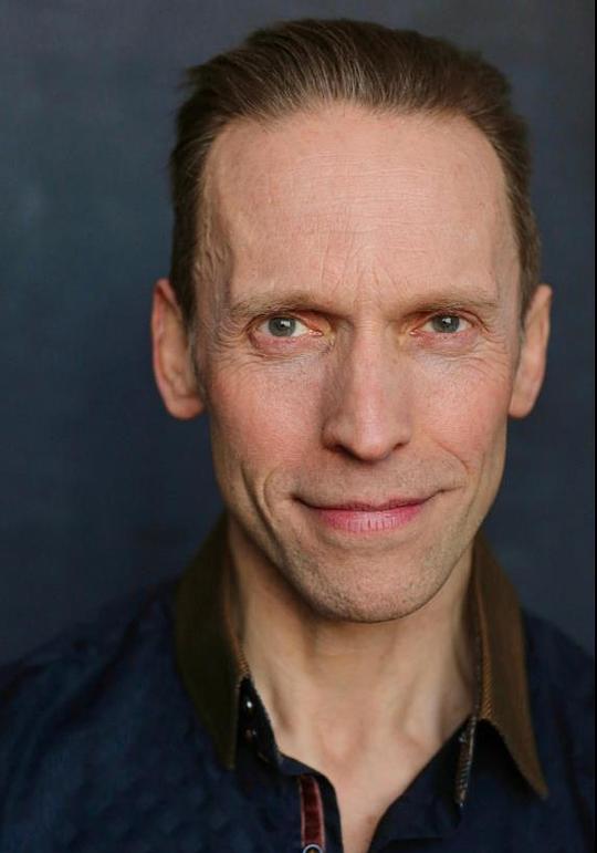 利·琼斯 Leigh Jones