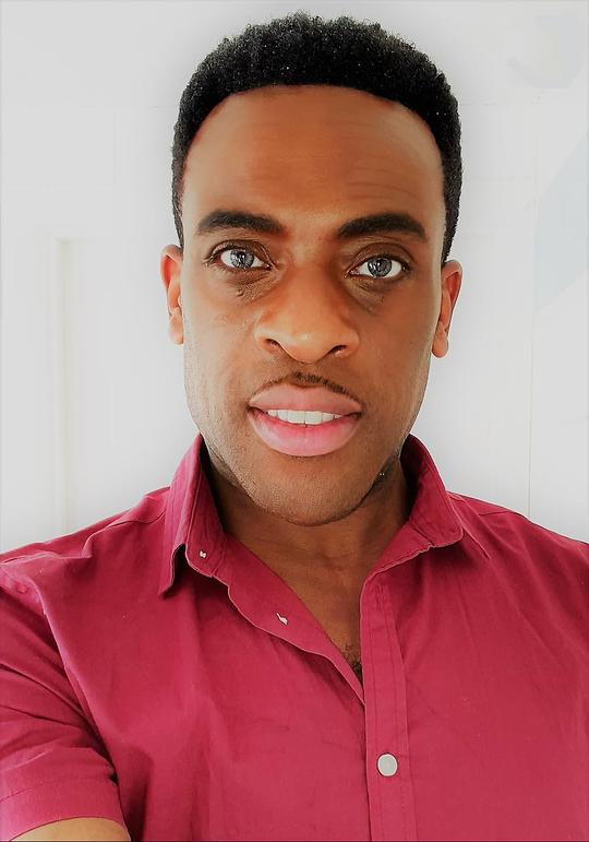 肯尼-李·姆巴内福 Kenny-Lee Mbanefo