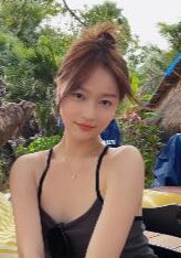 李嫣晗 Yanhan Li