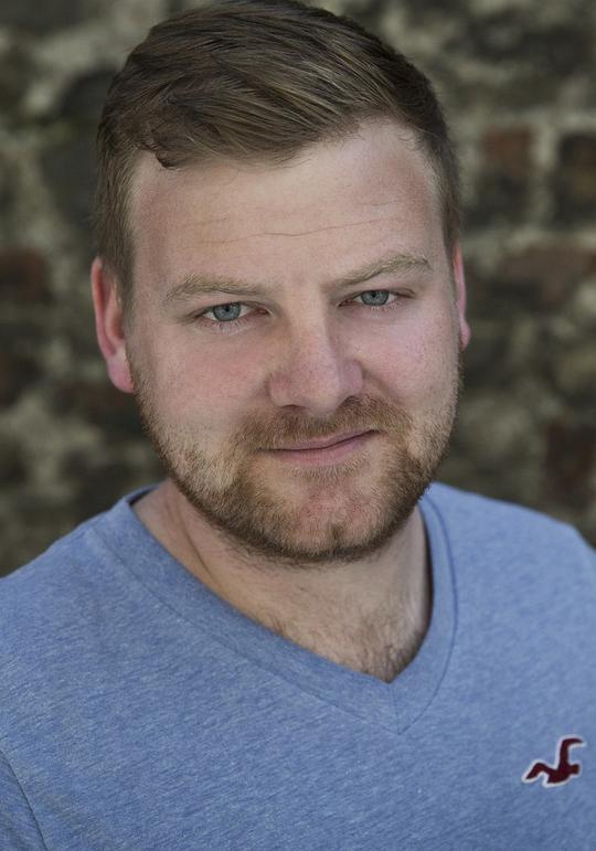 斯蒂文·琼斯 Stephen Jones