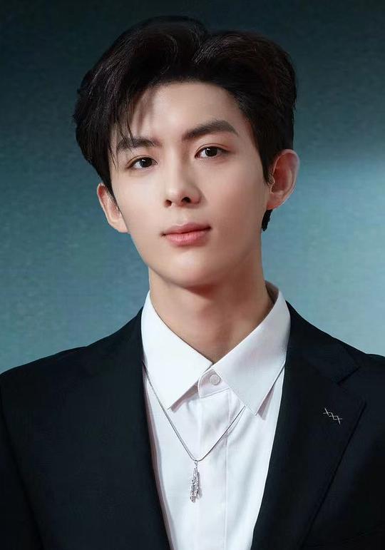 王江一 Jiangyi Wang