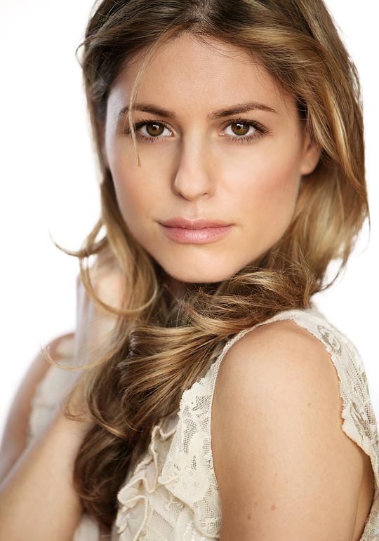 普西芬妮·阿波斯托萝 Persephone Apostolou