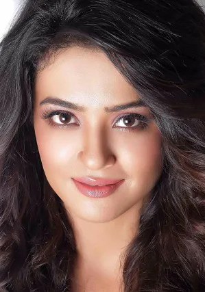 苏莉温.查瓦拉 Surveen Chawla