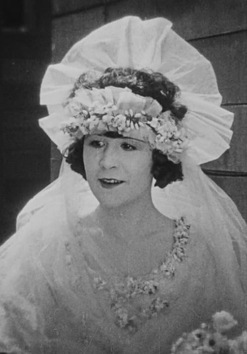 弗吉尼亚·福克斯 Virginia Fox