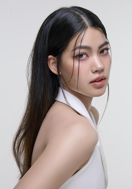 瓦西塔·赫尔梅瑙 Wasita Hermenau