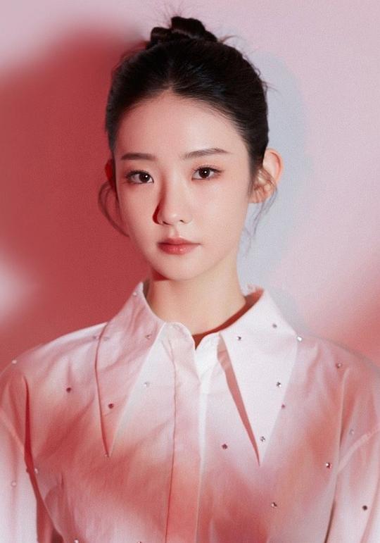 张艺凡 Yifan Zhang