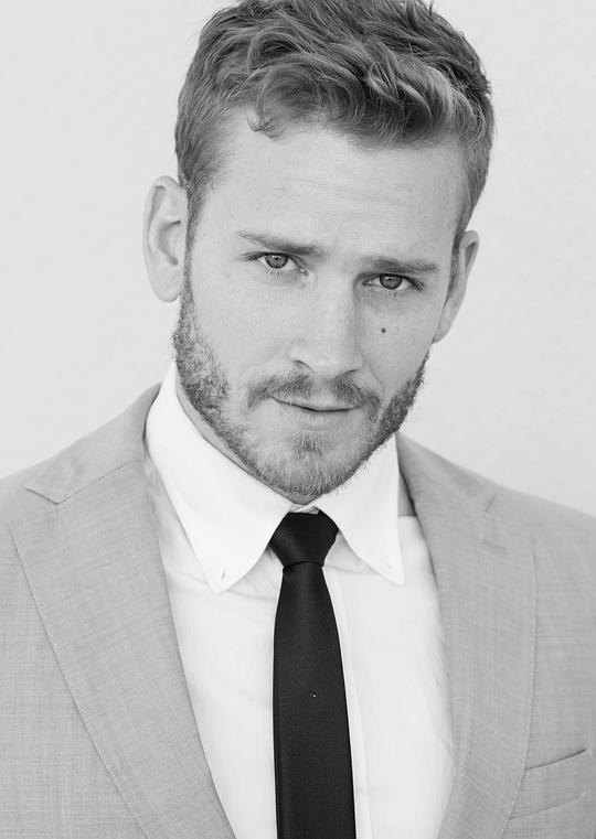 尼古拉斯·詹姆斯 Nicholas James