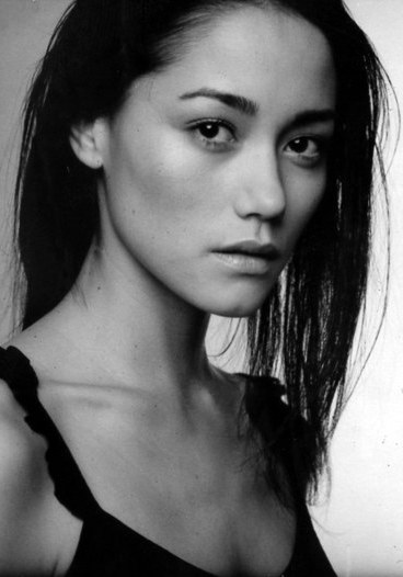 何家蓓 Sandrine Holt