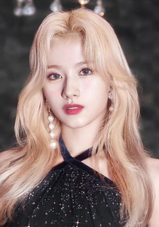 凑崎纱夏 Sana Minatozaki