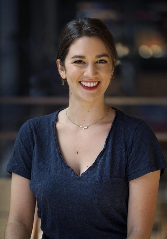 玛德琳·莎拉菲安 Madeline Sharafian