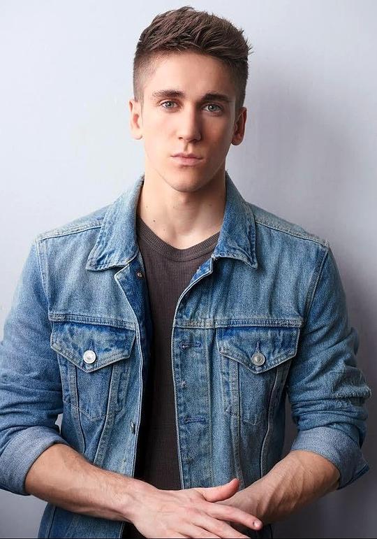 迈尔斯·埃尔利克 Myles Erlick