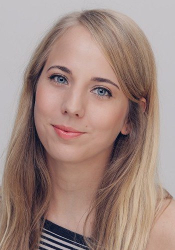 诺埃米·维罗妮卡·沙科尼 Noémi Veronika Szakonyi