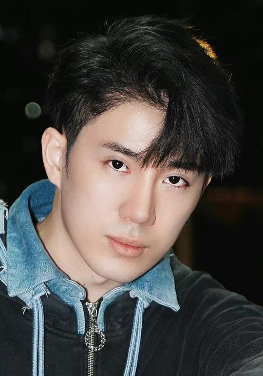 鹭卓  Zhuo Lu