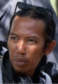 洛伊·亨德拉·科马拉 Loeloe Hendra Komara