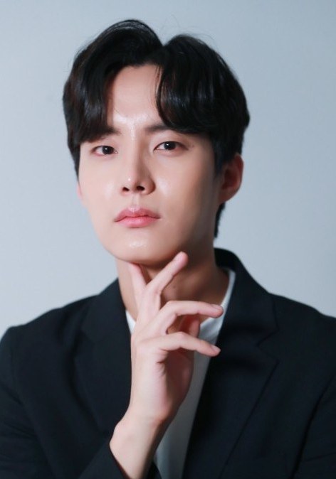 崔京勋 Kyung-hyun Choi