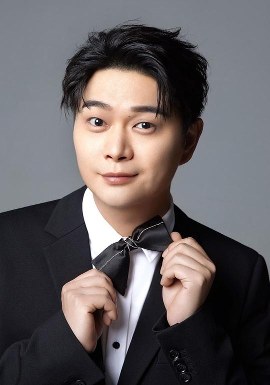 管梓净 Zijing Guan