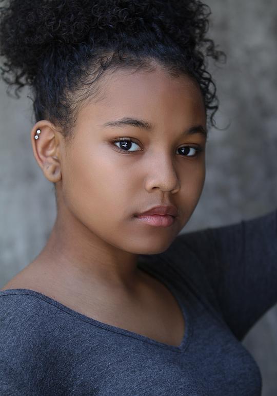 亚莉安娜·尼尔 Ariana Neal
