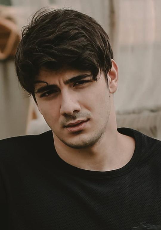 塔哈·乌纳尔 Taha Ünal