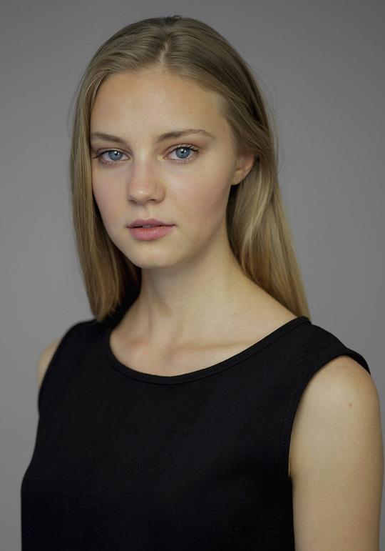 尤利娅·索博尔 Yuliia Sobol