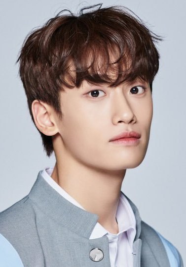 琴俊弦 Junhyeon Kum