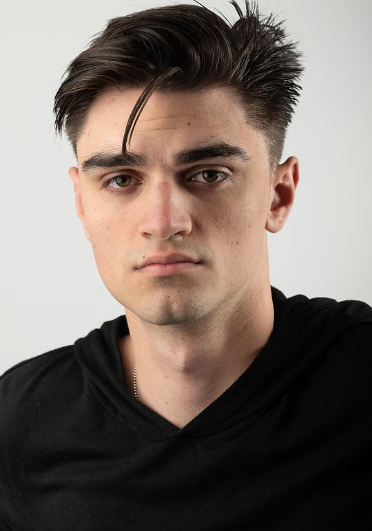 卢卡·斯拉德 Luca Slade