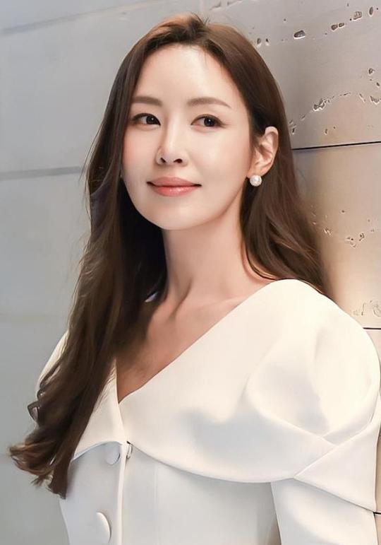 郑诗妍 Si-yeon Jung