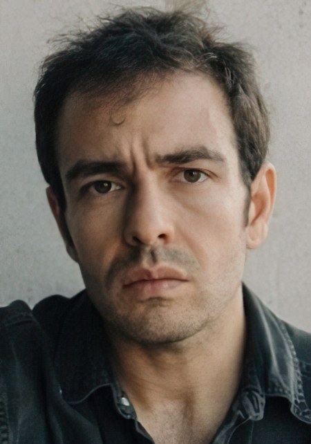 厄兹古尔·杰姆·图格鲁克 Özgür Cem Tugluk