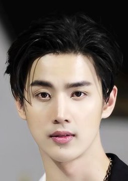 苏帕维·通源 Suppawit Thongyuen