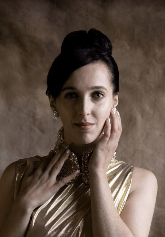 妮基·赫里查克 Nikki Hrichak