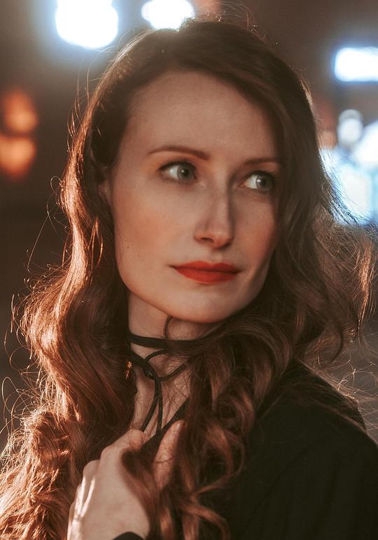 克洛伊·卡罗尔 Chloe Carroll