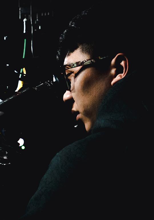 侯琛昱 Chenyu Hou