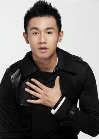 上官梁越 Liangyue Shangguan