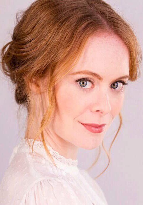 伊莱扎·赫尔姆 Eliza Helm