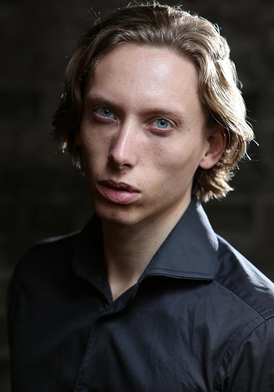 麦克斯·克罗斯 Max Croes