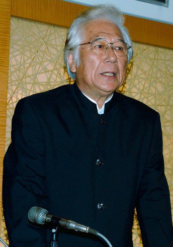 穗积隆信 Takanobu Hozumi