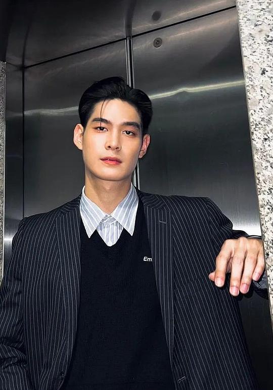 卡斯德杰·泓拉达隆牧普 Kasidej Hongladaromp