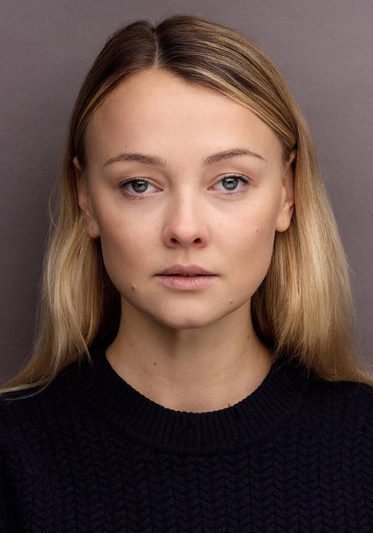 克斯蒂·伊尔维斯·萨维纳 Kersti Ilves-Savina