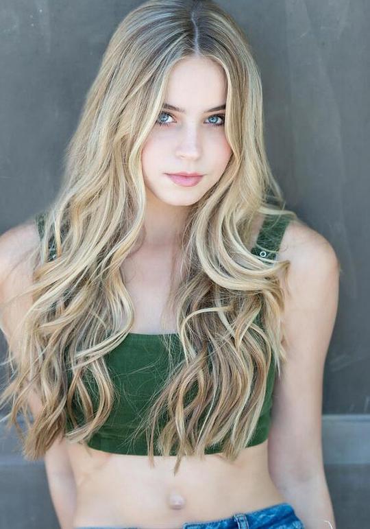亚历克萨·布莱尔·罗伯逊 Alexa Blair Robertson