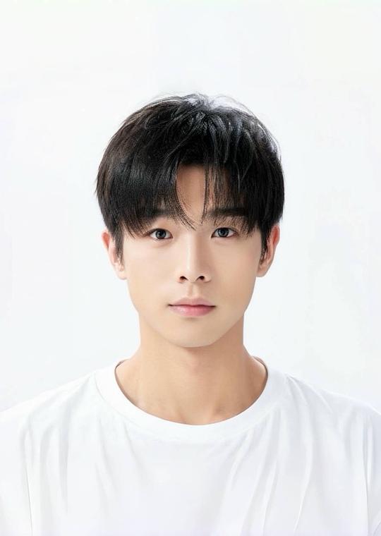 张秦尉 Qinwei Zhang