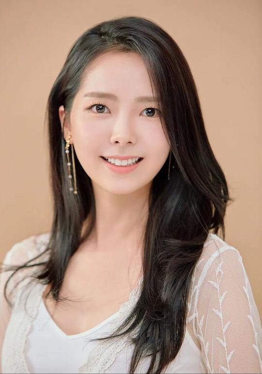 李孝恩 Hyo-eun Lee