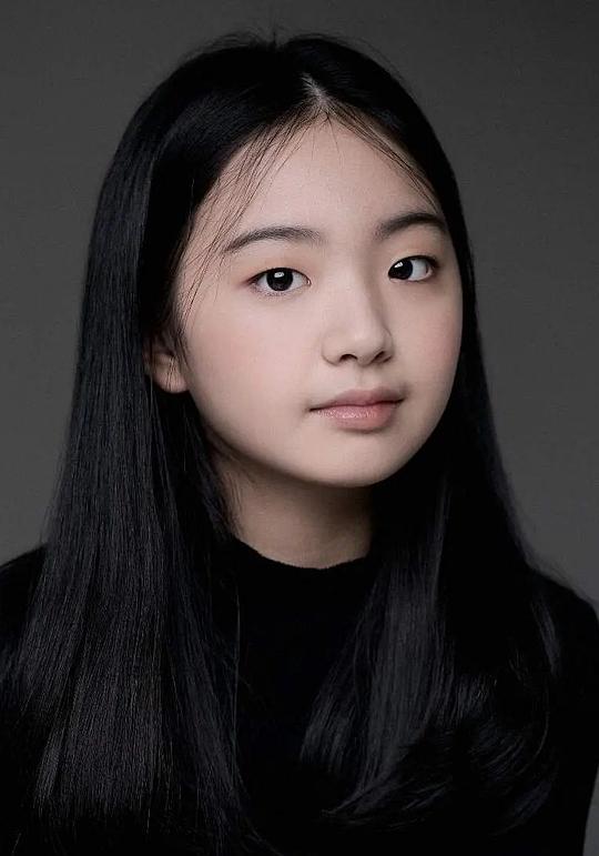 尹海彬 Yoon Hae Vin