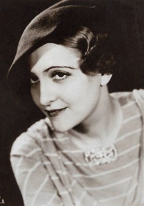 爱丽丝·菲尔德 Alice Field