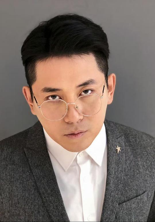 张维威 Weiwei Zhang