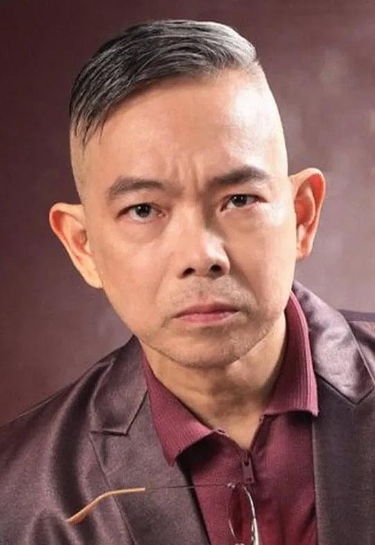努尔·纳瓦尔 Nuel C. Naval