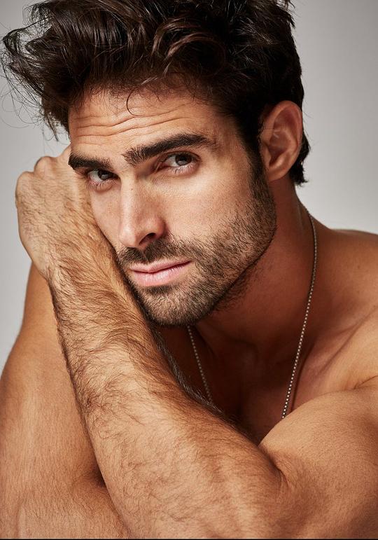 胡安·贝坦柯特 Juan Betancourt
